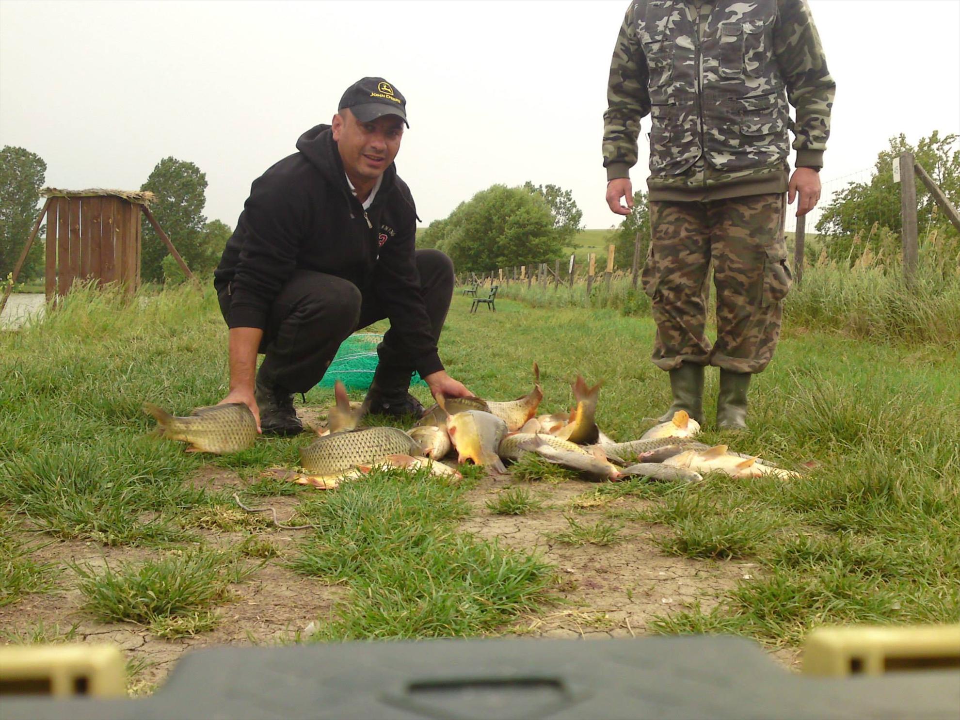 pescuit la sanpaul harghita cu colegii - 966715595118417187957474961372o.jpg